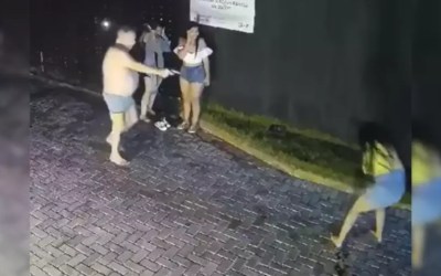 De cueca, ex-vereador atira em mulher em motel após levar três para suíte