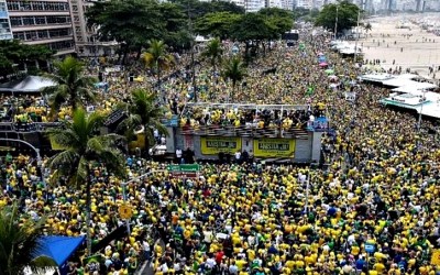 Manifestação convocada por Bolsonaro em Copacabana reuniu cerca de 400 mil pessoas, afirma Polícia Militar do Rio de Janeiro