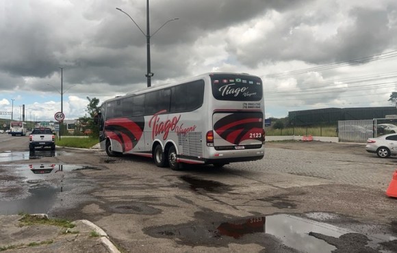 Polícia Rodoviária Federal intercepta ônibus com 32 trabalhadores sem carteira de trabalho em Aracaju