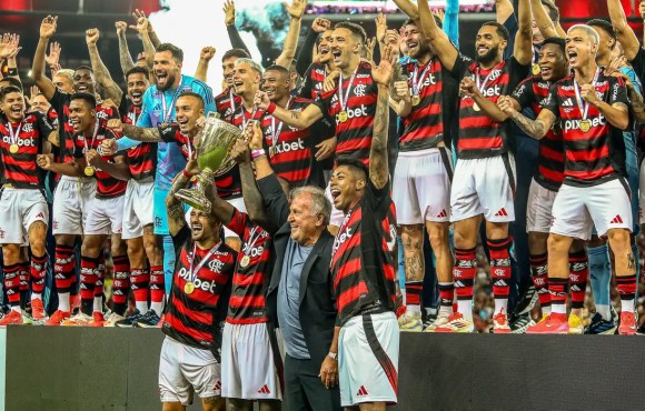 Flamengo é bicampeão carioca após empate sem gols com Fluminense